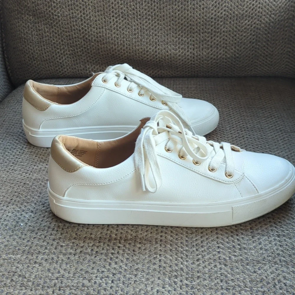 White Lace-Up LOFT Sneakers with Champagne Accents, Sz 9 - Picture 7 of 7